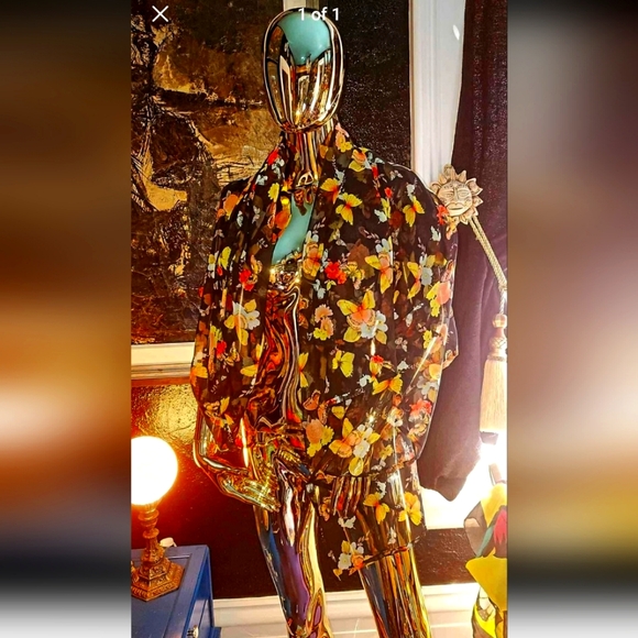 BEAUTIFUL SCARF! 😍 CHECK OUT MY STORE! THE MORE YOU BUY THE MORE YOU SAVE! 😁👍 - Picture 1 of 1